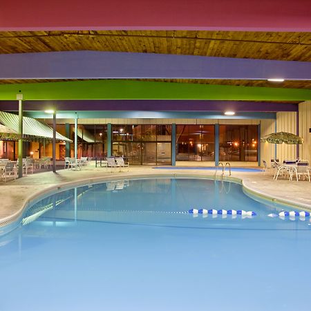 Holiday Inn Rockford By Ihg Екстер'єр фото