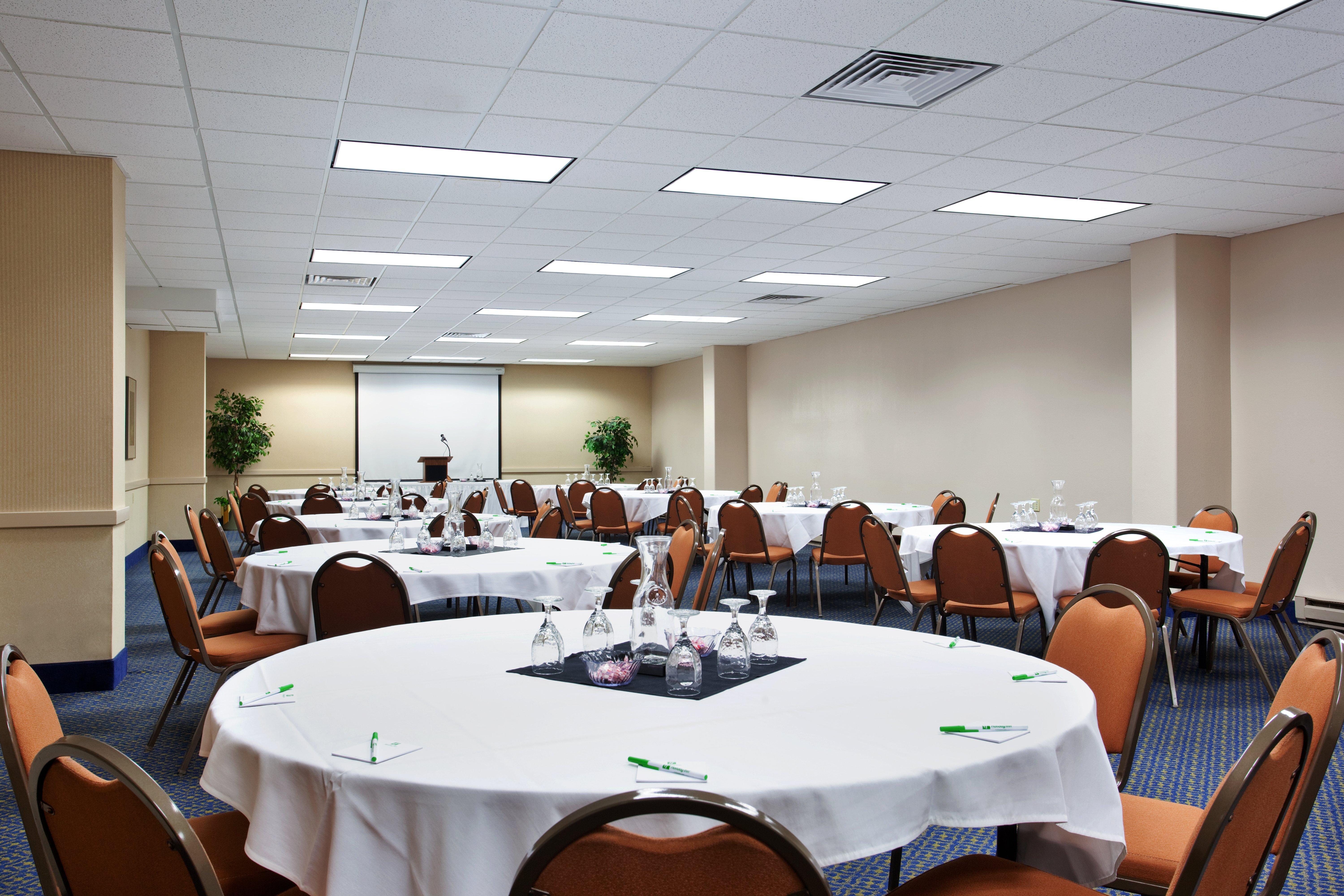 Holiday Inn Rockford By Ihg Екстер'єр фото